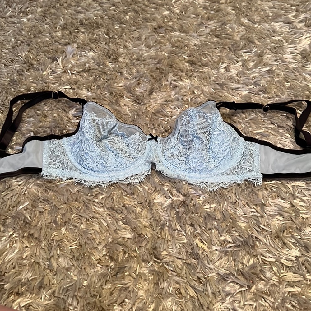 NWOT 32DD VS bra !